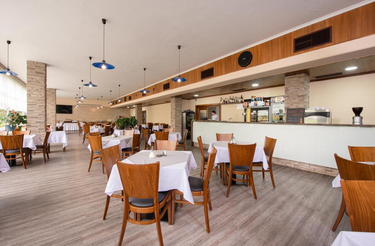 Patria Hotel Trutnov Exterior photo
