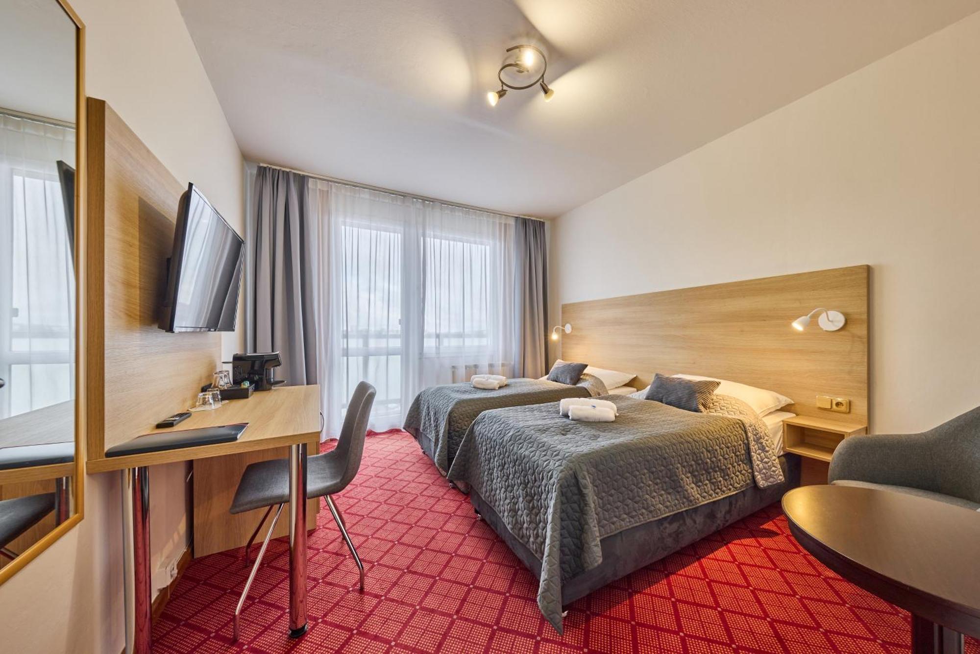 Patria Hotel Trutnov Exterior photo