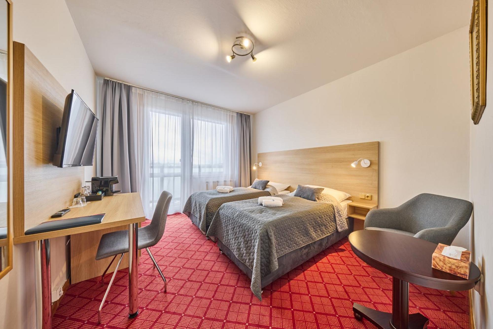Patria Hotel Trutnov Exterior photo